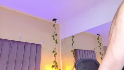 Dahlia online show from March 25, 7:00 am