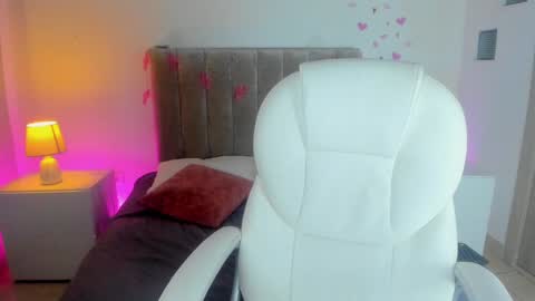 Dahlia online show from January 30, 7:48 pm