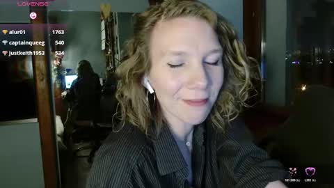 daisy_lovely online show from January 9, 4:00 pm