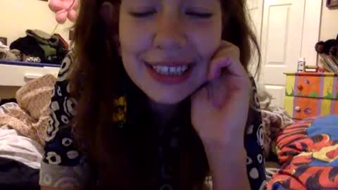 DaisyB3 online show from September 21, 6:34 am