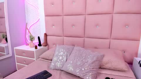 Mariana online show from January 10, 2:00 pm