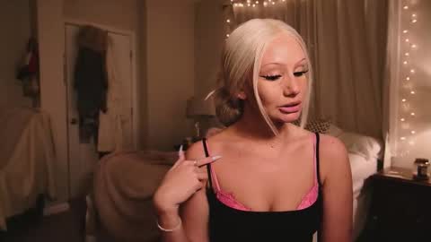 daisy online show from March 18, 12:15 am