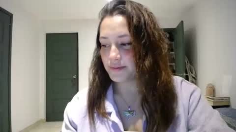 IG  dakotasofiaa online show from March 24, 11:43 pm