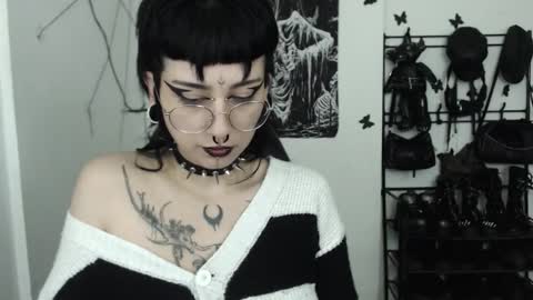 dakota online show from October 31, 10:08 am