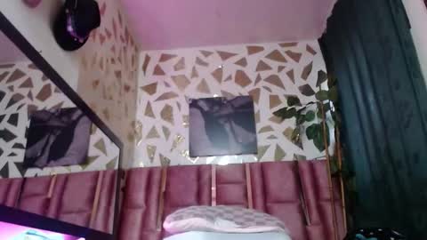 Mariana online show from September 27, 9:33 pm