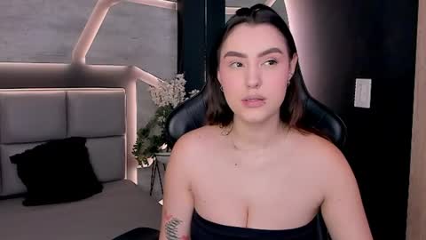 Dakota  online show from July 13, 2:29 pm
