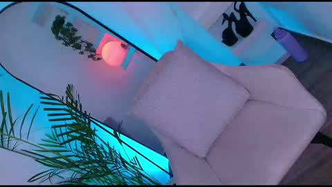 dalilathoms online show from March 18, 10:37 pm