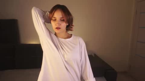 Elvi online show from November 15, 5:25 pm