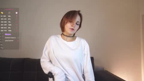 Elvi online show from November 24, 7:05 pm