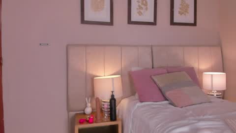 Hi I am Dani online show from May 15, 11:46 am