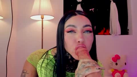 Snapshot of dani_valen chatting on October 16, 1:30 am Dani online show from October 16, 1:30 am