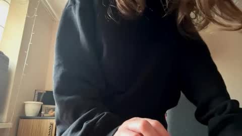 Mia online show from October 29, 8:40 am