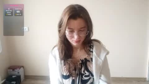 Mia online show from February 15, 7:51 am