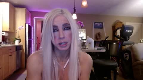 DanikaWhite69 online show from December 20, 2:21 pm