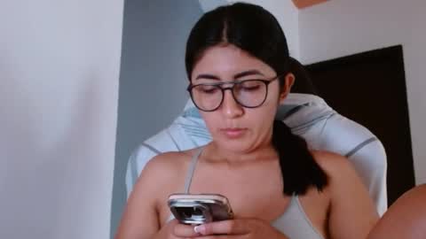 Snapshot of danna_peterson chatting on February 17, 8:49 pm Danna online show from February 17, 8:49 pm