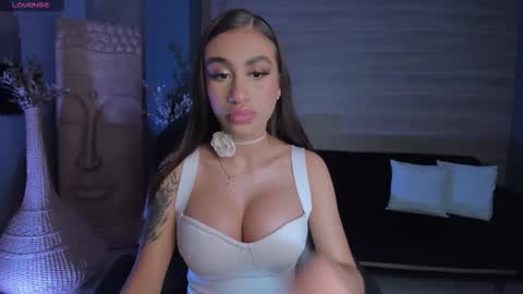 Danna Cruz  online show from September 10, 7:03 pm