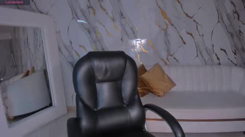 Danna Cruz  online show from October 2, 7:08 pm