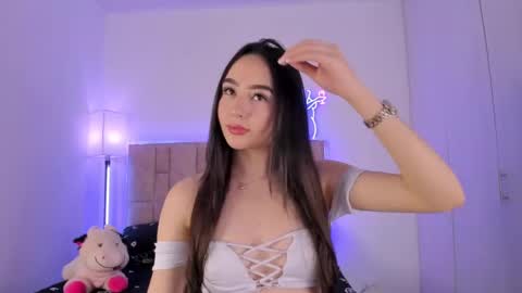 danna  online show from February 25, 6:55 pm