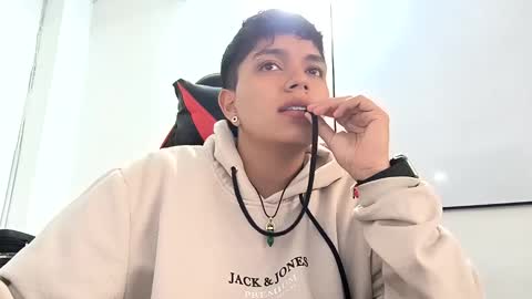   online show from December 21, 6:00 pm