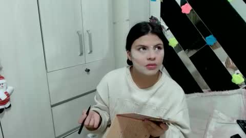 daphne877046 online show from November 26, 6:53 pm