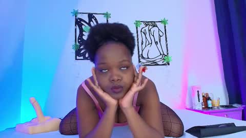 Darelyn online show from December 17, 12:09 pm