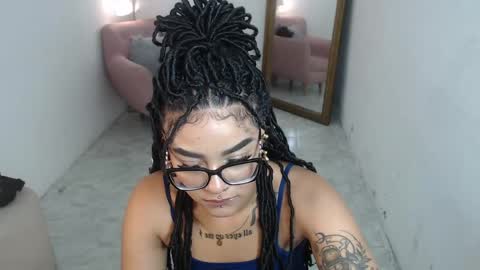 dark_flama online show from April 16, 12:33 am