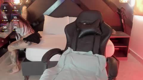 M I K A E L A online show from February 26, 7:35 pm