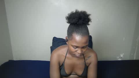 dark_lovly online show from March 4, 7:26 am