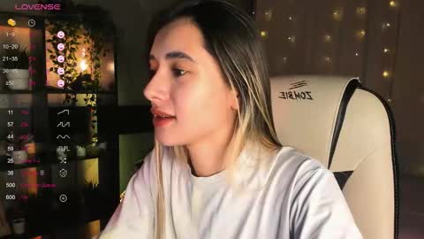 Belle online show from November 16, 5:31 am