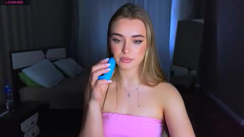 Darlina online show from December 20, 1:15 pm