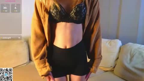 DarslyCat online show from November 28, 6:00 pm