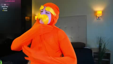 Debbie Mon Tue Fri Sun Sat GMT 3 1000am - 0400pm  online show from April 12, 5:38 pm