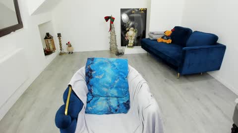 Deea online show from December 14, 8:03 pm