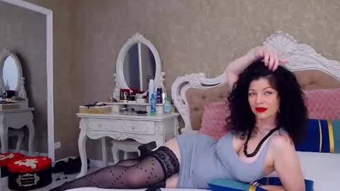 DeenaJay online show from November 7, 7:03 am