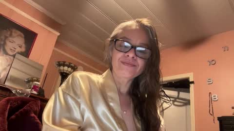 Tori online show from March 6, 7:03 am