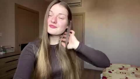 Mila online show from March 23, 9:15 am