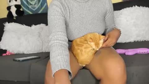 deli_la online show from February 3, 6:22 am