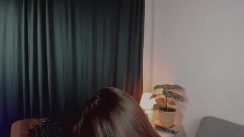 Delilah online show from April 9, 6:19 am