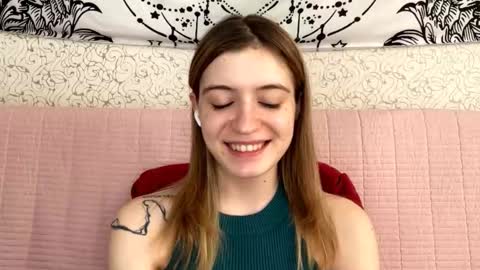 Sia online show from March 18, 12:43 pm