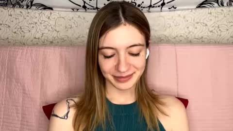 Sia online show from March 8, 1:04 pm