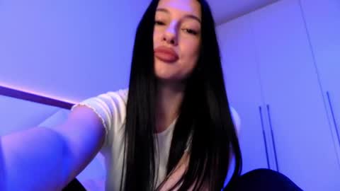 delly_love online show from April 16, 8:19 pm