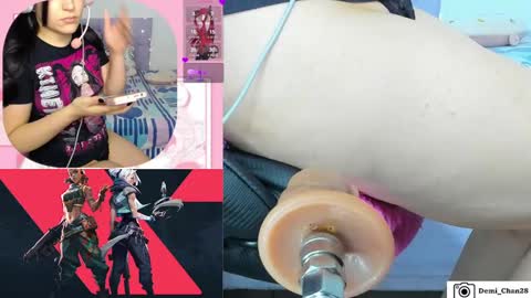 demiii online show from November 19, 10:15 am