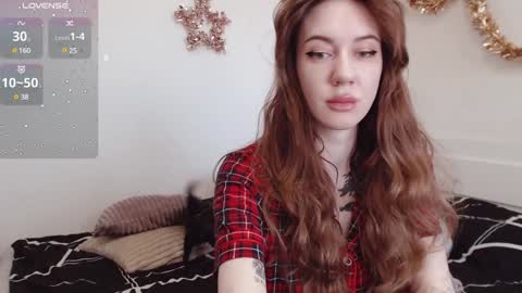 Snapshot of demiamour chatting on December 31, 7:53 am Demi. not your babybabebb and other shit online show from December 31, 7:53 am