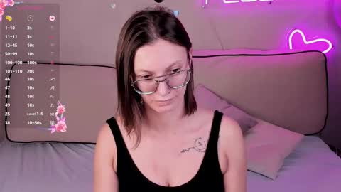 Snapshot of denise_halle chatting on October 22, 3:33 am Elina online show from October 22, 3:33 am