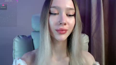 Ari online show from March 29, 4:06 pm