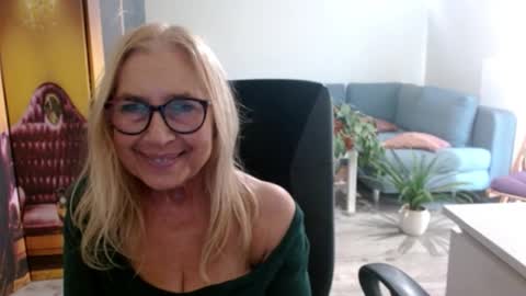 S O F I A online show from October 10, 2:44 pm