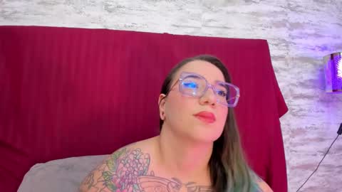 Snapshot of deva_blue chatting on February 22, 5:23 am Deva Blue online show from February 22, 5:23 am