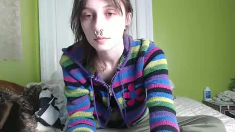 Snapshot of devilg1rl chatting on October 22, 1:10 am poutyangel online show from October 22, 1:10 am