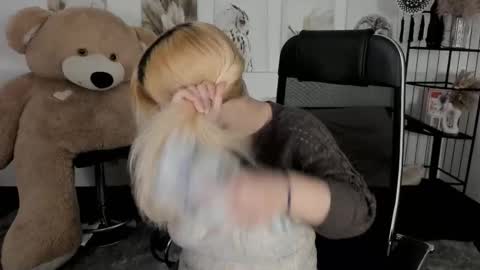 Dia online show from January 17, 7:21 pm