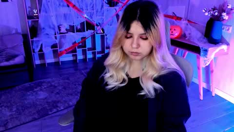 Dia online show from November 1, 8:57 pm